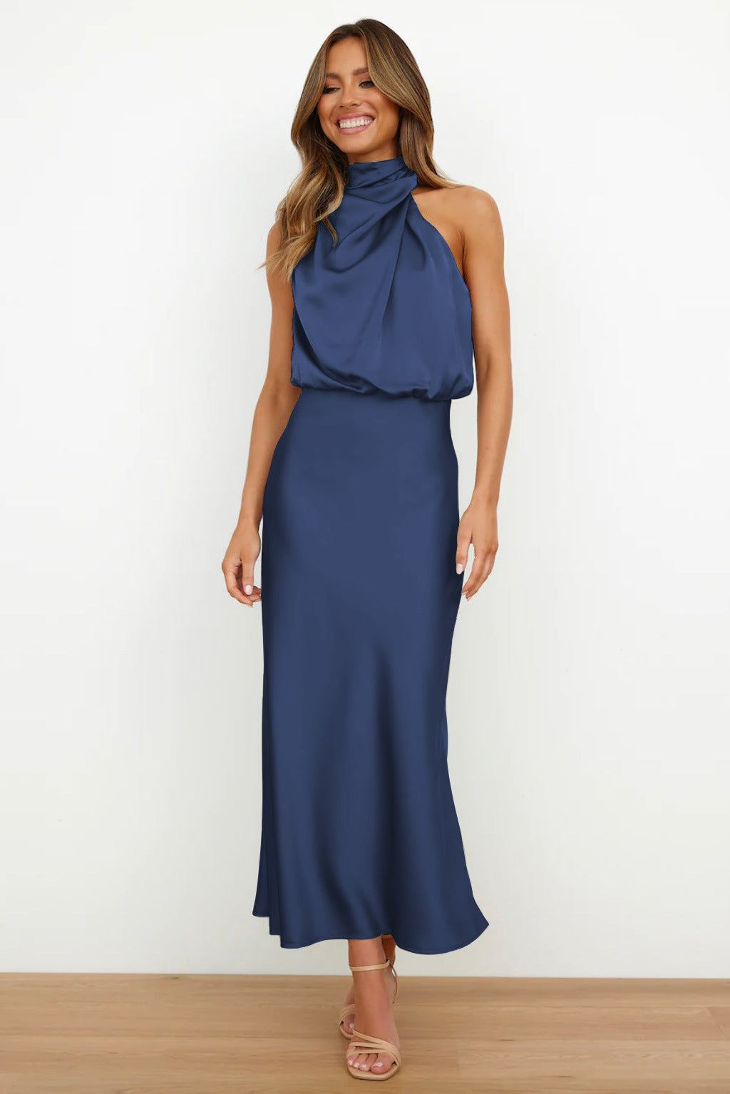 Verona  | Elegant Dress with Open Back