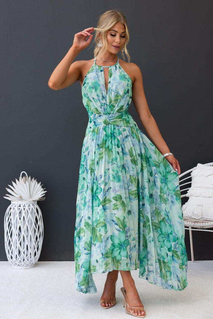 Mavis  – Floral Elegance for All Occasions