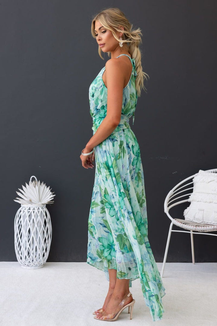 Mavis  – Floral Elegance for All Occasions